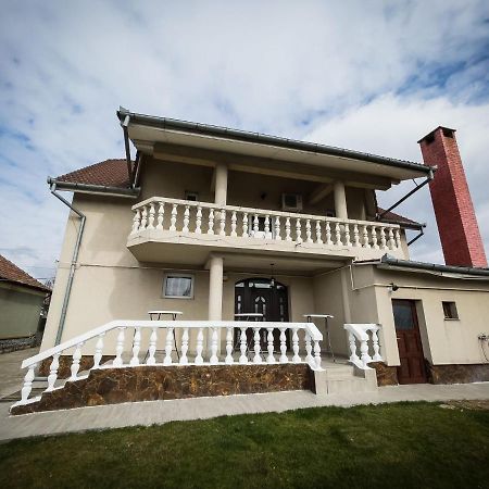 Casa Blanco Hotel Oradea Buitenkant foto