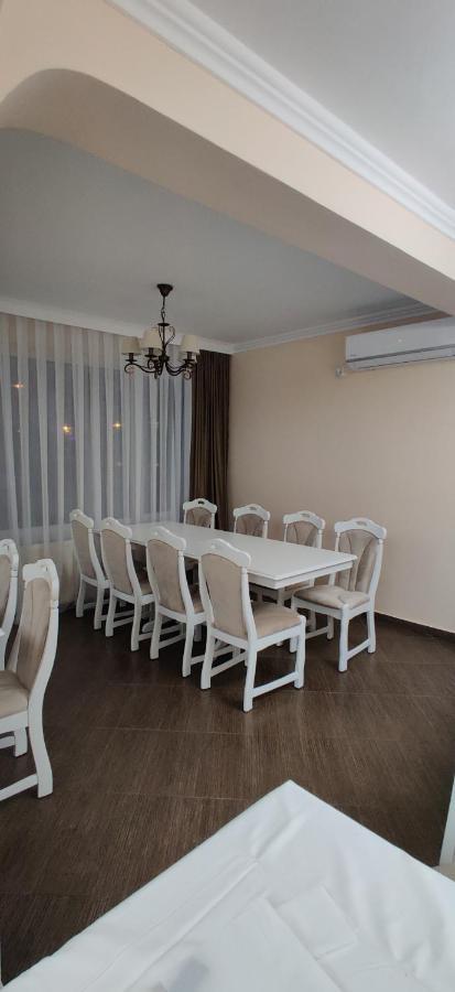 Casa Blanco Hotel Oradea Buitenkant foto