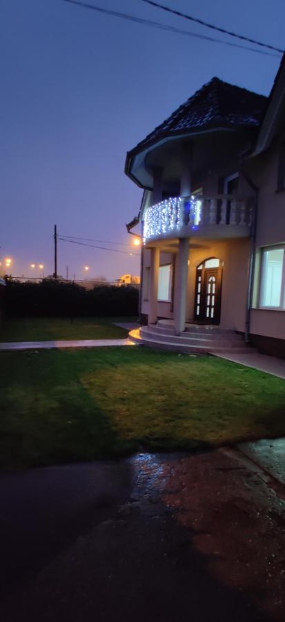 Casa Blanco Hotel Oradea Buitenkant foto