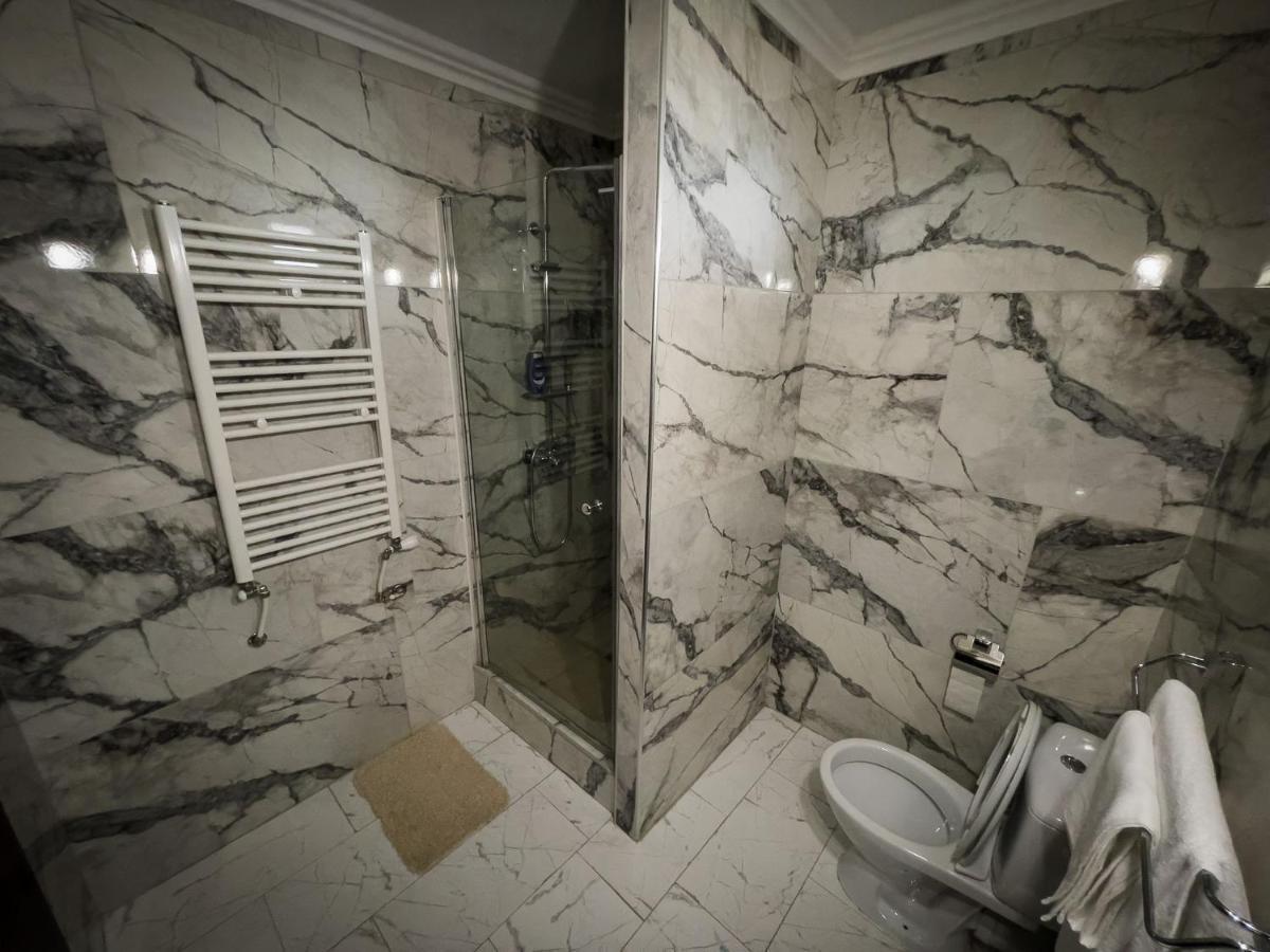 Casa Blanco Hotel Oradea Buitenkant foto