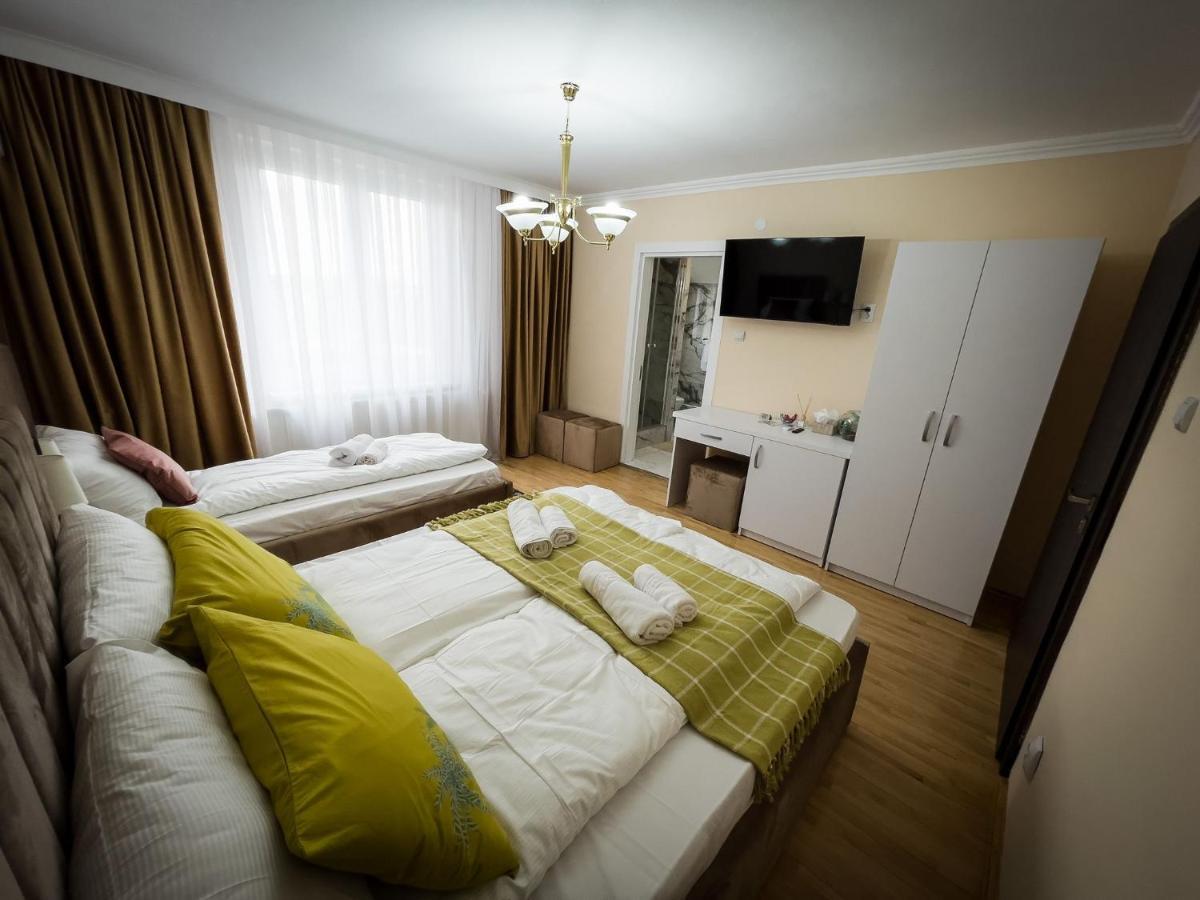 Casa Blanco Hotel Oradea Buitenkant foto
